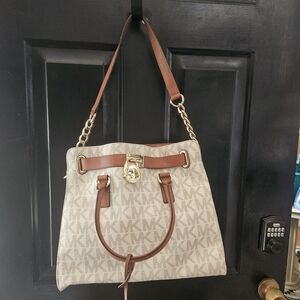 Michael Kors Large Hamilton (Cream /Brown) Saffiano Leather E-1407